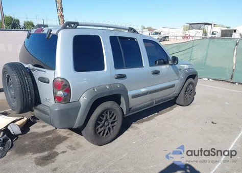 2005 Jeep Liberty Renegade из США, поврежденный, VIN 1J8GK38K55W506548